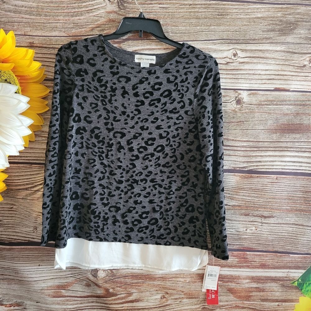 Cathy Daniels blouse Women's medium long sleeve ⚫️/ gray leopard print NWT